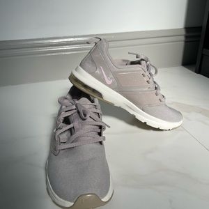 Nike Air Bella Lightweight Training Shoes